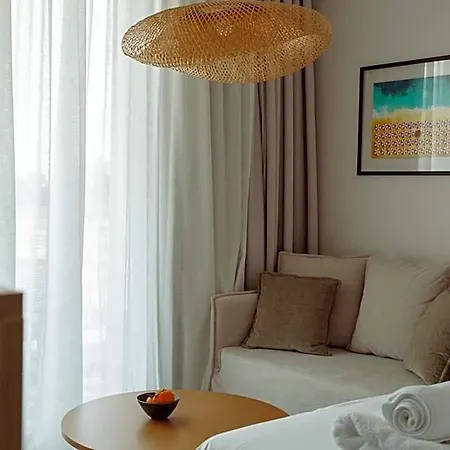 Aparthotel Liv & Co 4*