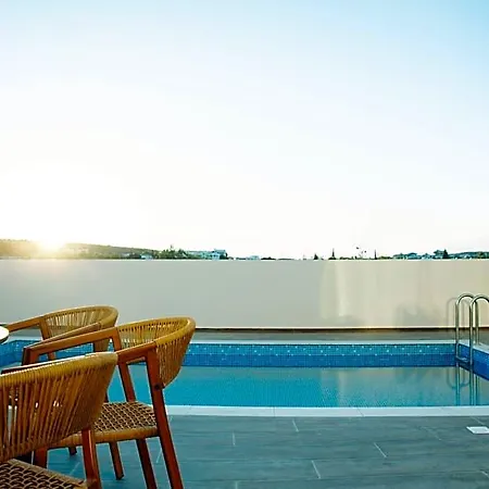 Liv & Co Hotel