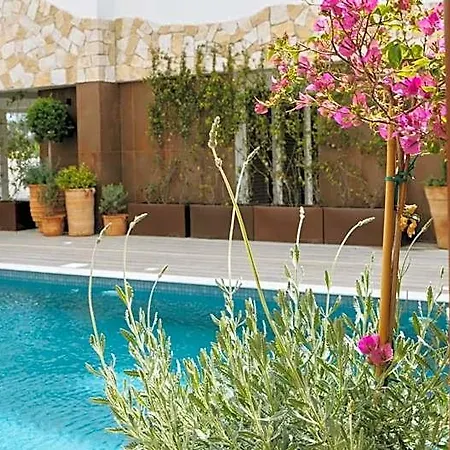 Liv & Co Hotel