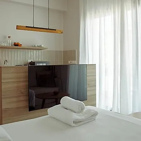 Liv & Co 4* Larnaca